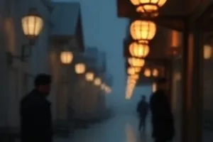《夜间美术馆》封面，闭馆展厅里被手电照亮的油画一角